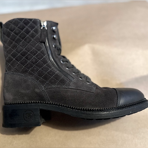 Chanel Veau Velour Lace-Up Boots - GREY - Size 40 - Picture 6 of 10